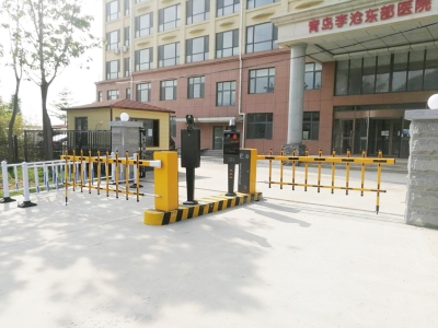 青島李滄東部醫(yī)院智能道閘安裝案例